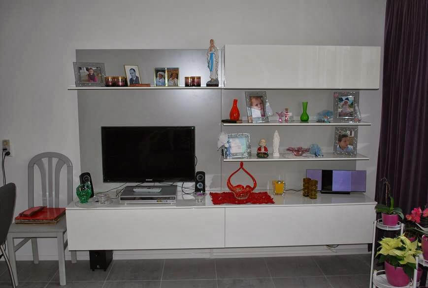 De verbouwing van Leny. Zij houdt van veel kleur en dat is in ook weer terug te vinden in haar interieur